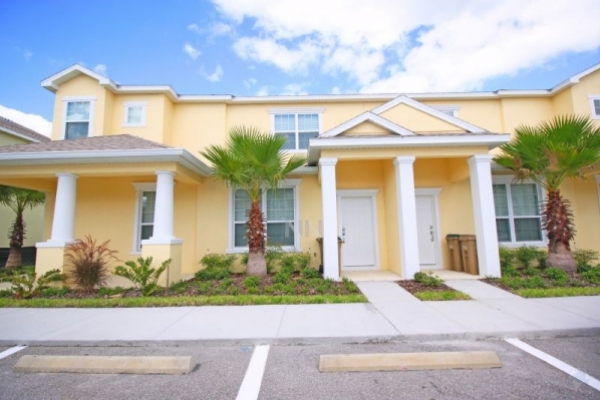 This 3 bedroom Orlando vacation home accommodates up to 6 guests is perfect for a getaway for you and your loved ones or just simply come for some tim